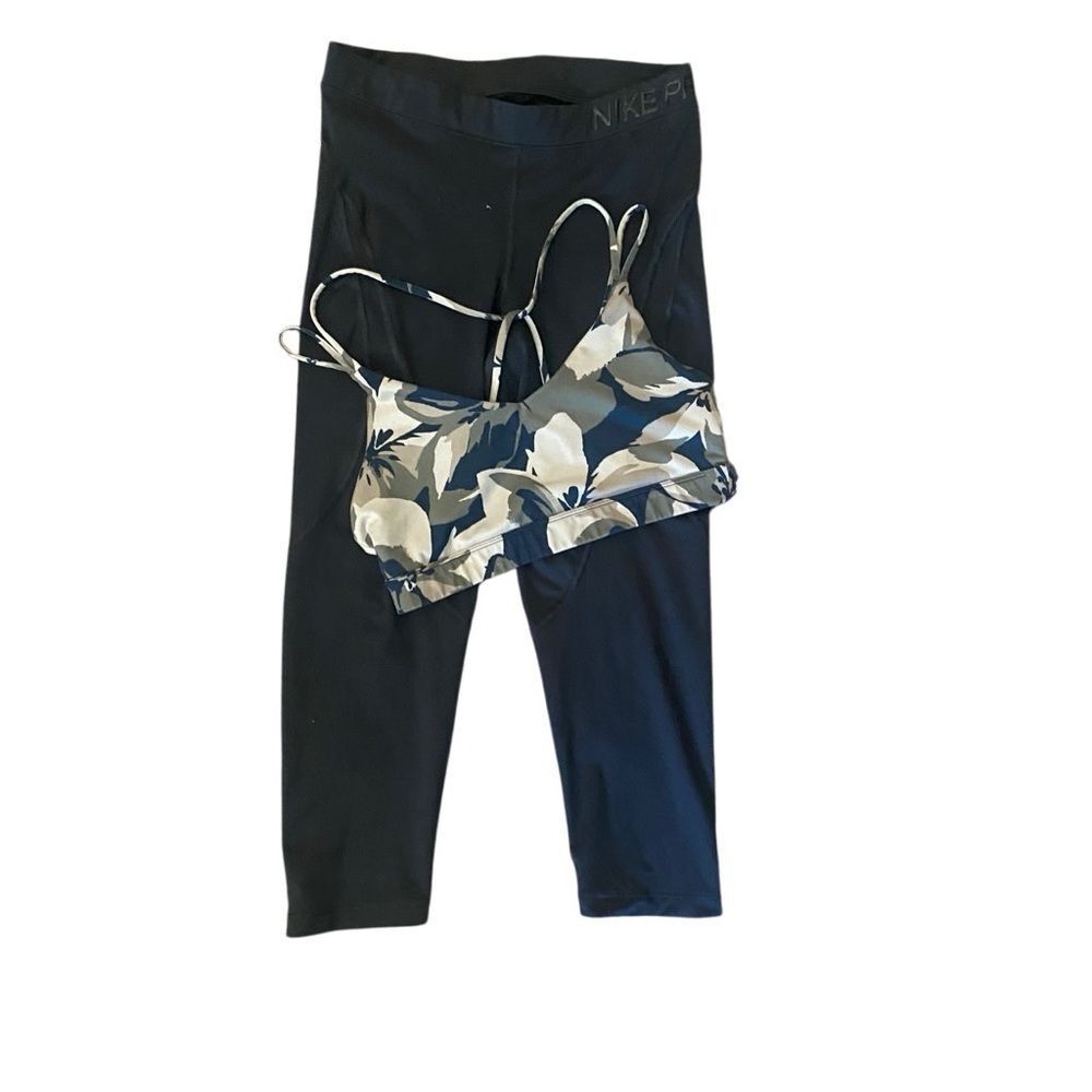 Nike Two Piece Activewear Set. Size Medium